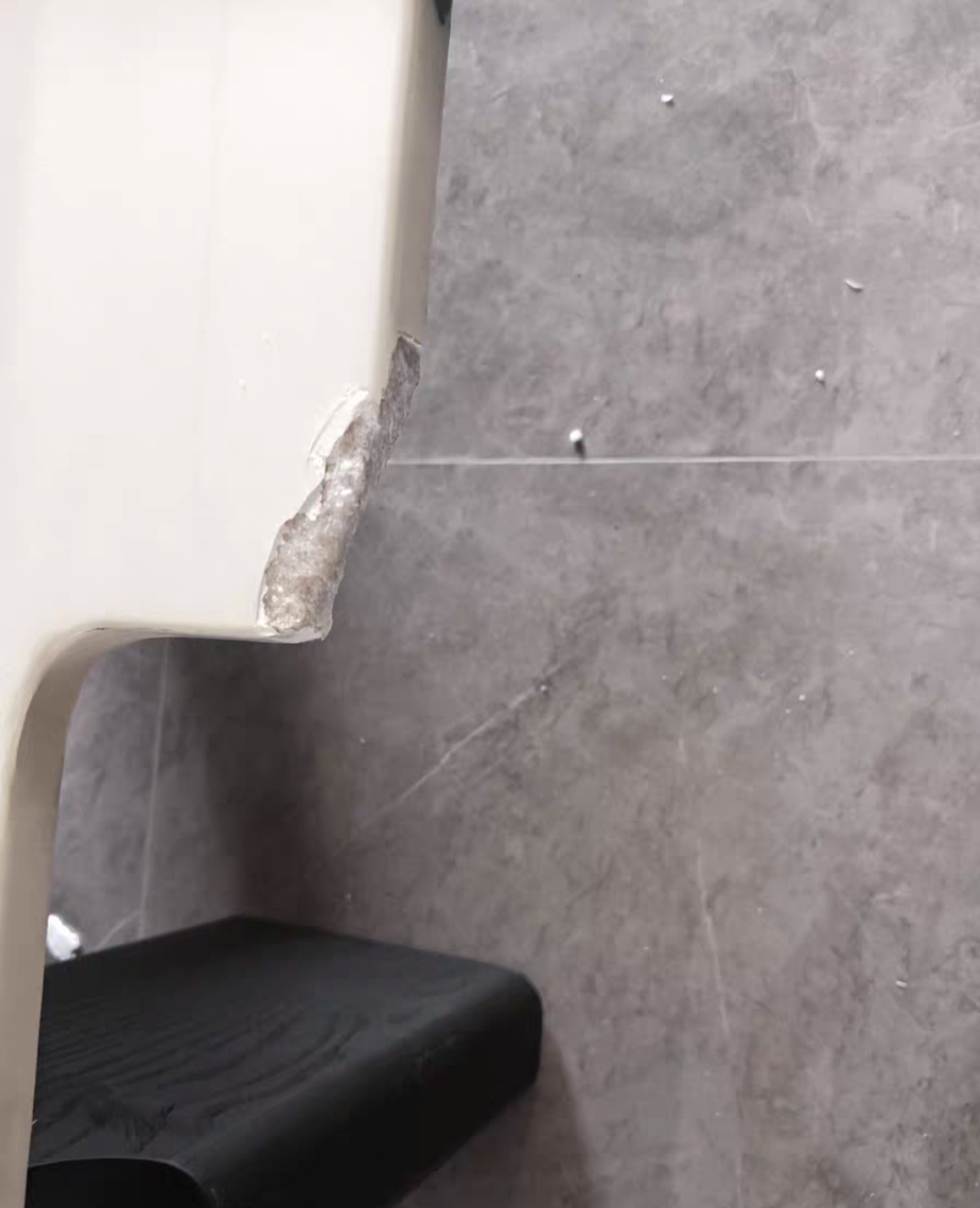 墙砖开裂是什么原因及修复(墙砖开裂是什么原因及修复方法)